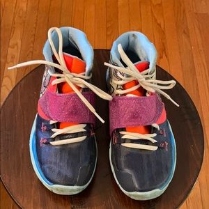 Nike Krye 6 Heal the World Sneaker